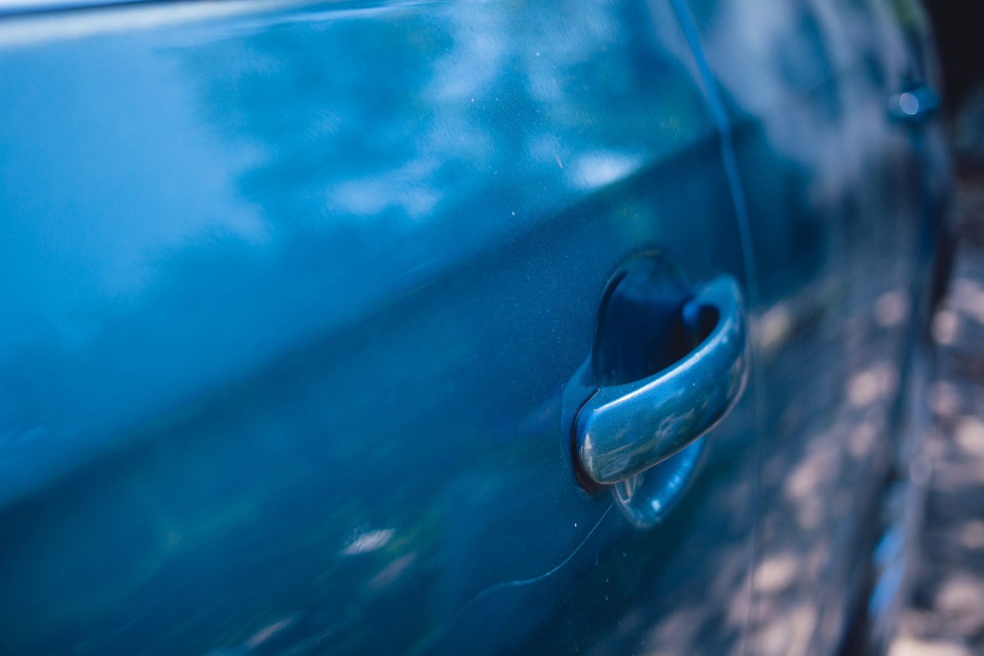 静電気に思わぬ危険が ガソリン給油時に静電気除去パッドに触れていますか 足柄上郡大井町 藤沢自動車 ロータスフジサワ スズキオート足柄